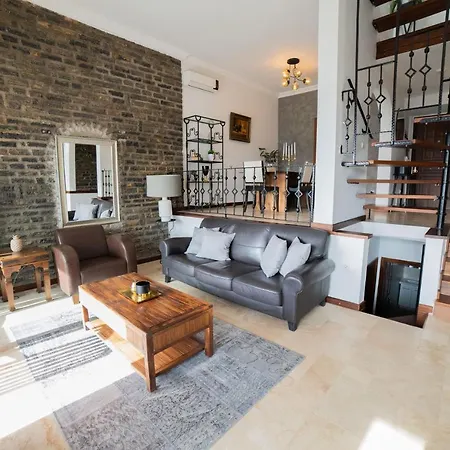 Villa Dolphin