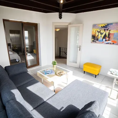 Villa Dolphin